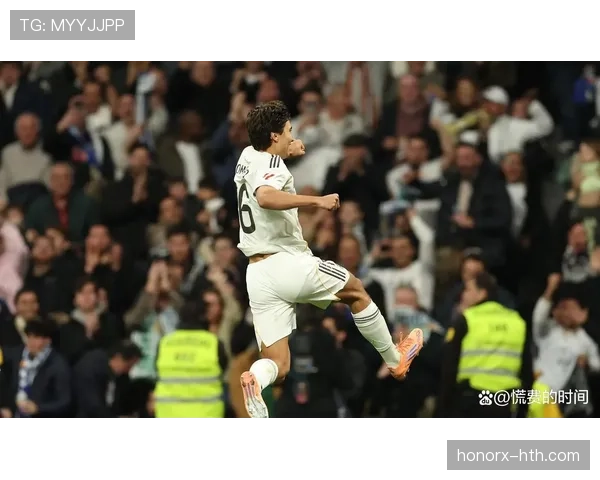 皇马右路进攻战术解析：关键策略破解防线，球员表现亮眼