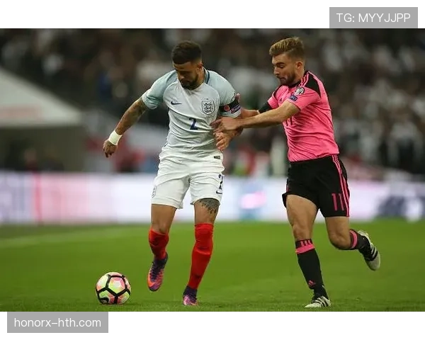 库杜斯：从阿贾克斯核心到西汉姆关键先生的生涯转折解析