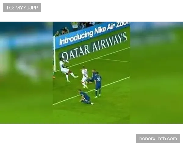 拉莫斯对阵顶级前锋的防守对抗分析